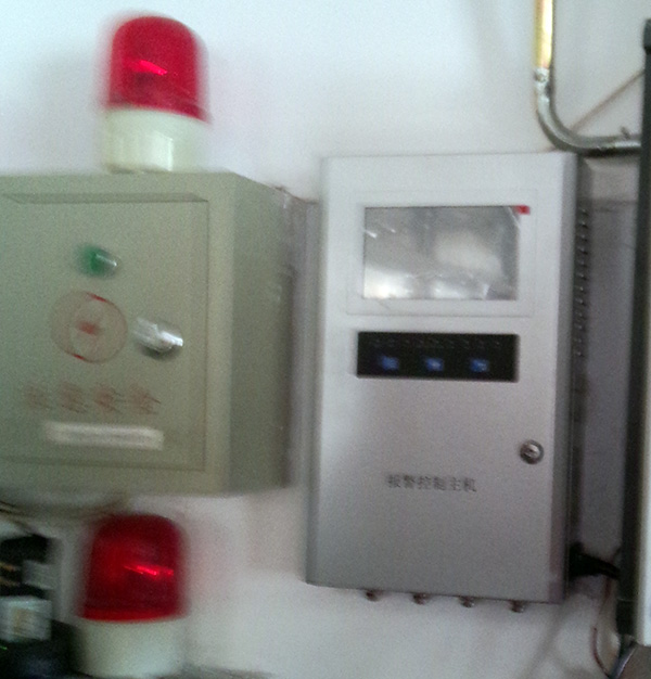 秦皇島港口油庫泄露檢測報(bào)警系統(tǒng)應(yīng)用案例現(xiàn)場安裝圖3